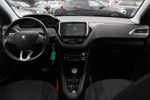 Peugeot 208 1.2 PureTech Allure / Panoramadak / Navigatie / Parkeerhulp achter / 16'' / Apple CarPlay / DAB / Cruise Control Peugeot 208 1.2 PureTech Allure / Panoramadak / Navigatie / Parkeerhulp achter / 16'' / Apple CarPlay / DAB / Cruise Control