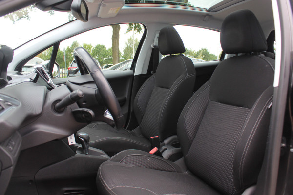 Peugeot 208 1.2 PureTech Allure / Panoramadak / Navigatie / Parkeerhulp achter / 16'' / Apple CarPlay / DAB / Cruise Control Peugeot 208 1.2 PureTech Allure / Panoramadak / Navigatie / Parkeerhulp achter / 16'' / Apple CarPlay / DAB / Cruise Control
