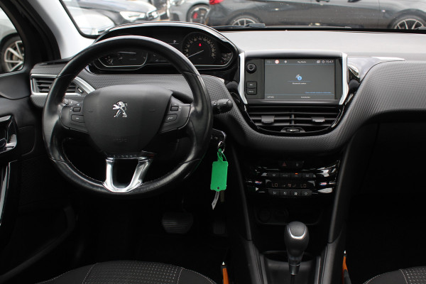 Peugeot 208 1.2 PureTech Allure / Panoramadak / Navigatie / Parkeerhulp achter / 16'' / Apple CarPlay / DAB / Cruise Control Peugeot 208 1.2 PureTech Allure / Panoramadak / Navigatie / Parkeerhulp achter / 16'' / Apple CarPlay / DAB / Cruise Control