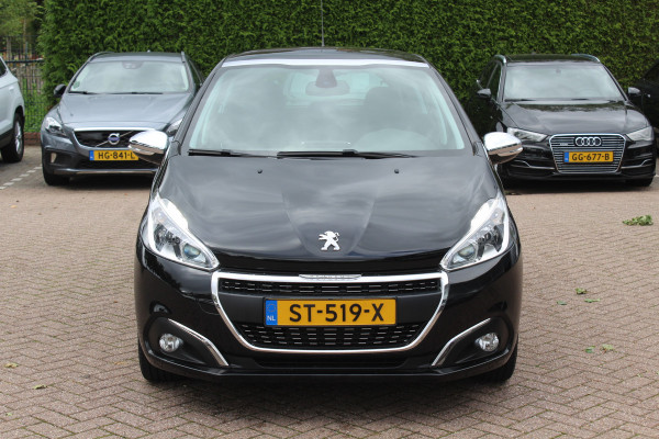 Peugeot 208 1.2 PureTech Allure / Panoramadak / Navigatie / Parkeerhulp achter / 16'' / Apple CarPlay / DAB / Cruise Control Peugeot 208 1.2 PureTech Allure / Panoramadak / Navigatie / Parkeerhulp achter / 16'' / Apple CarPlay / DAB / Cruise Control