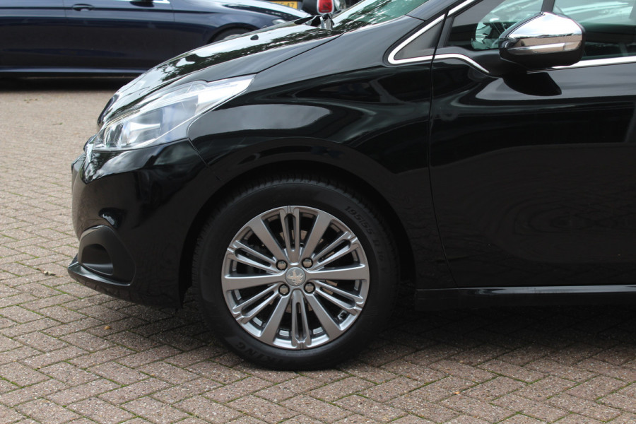 Peugeot 208 1.2 PureTech Allure / Panoramadak / Navigatie / Parkeerhulp achter / 16'' / Apple CarPlay / DAB / Cruise Control Peugeot 208 1.2 PureTech Allure / Panoramadak / Navigatie / Parkeerhulp achter / 16'' / Apple CarPlay / DAB / Cruise Control