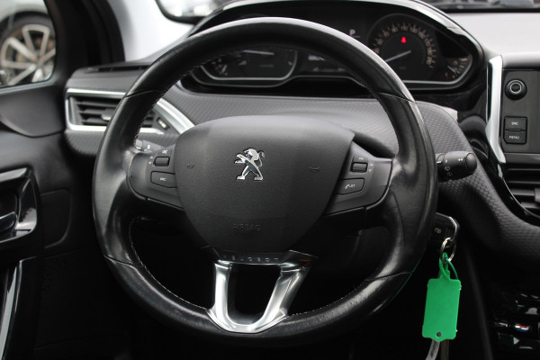 Peugeot 208 1.2 PureTech Allure / Panoramadak / Navigatie / Parkeerhulp achter / 16'' / Apple CarPlay / DAB / Cruise Control Peugeot 208 1.2 PureTech Allure / Panoramadak / Navigatie / Parkeerhulp achter / 16'' / Apple CarPlay / DAB / Cruise Control