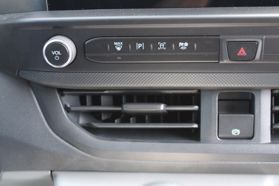 Ford Transit Custom 320 2.0 TDCI L2H1 Trend DC 136pk - Carplay - Android - Camera - Trekhaak - LED koplampen - Stoel + Stuurverwarming - Rijklaar Ford Transit Custom 320 2.0 TDCI L2H1 Trend DC 136pk - Carplay - Android - Camera - Trekhaak - LED koplampen - Stoel + Stuurverwarming - Rijklaar