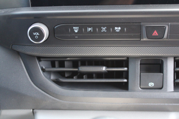 Ford Transit Custom 320 2.0 TDCI L2H1 Trend DC 136pk - Carplay - Android - Camera - Trekhaak - LED koplampen - Stoel + Stuurverwarming - Rijklaar Ford Transit Custom 320 2.0 TDCI L2H1 Trend DC 136pk - Carplay - Android - Camera - Trekhaak - LED koplampen - Stoel + Stuurverwarming - Rijklaar