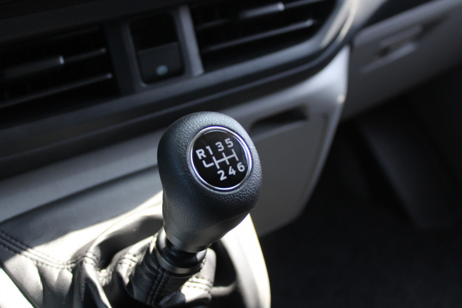 Ford Transit Custom 320 2.0 TDCI L2H1 Trend DC 136pk - Carplay - Android - Camera - Trekhaak - LED koplampen - Stoel + Stuurverwarming - Rijklaar Ford Transit Custom 320 2.0 TDCI L2H1 Trend DC 136pk - Carplay - Android - Camera - Trekhaak - LED koplampen - Stoel + Stuurverwarming - Rijklaar