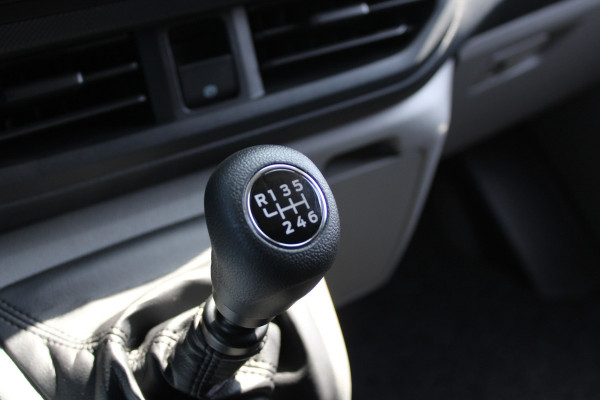 Ford Transit Custom 320 2.0 TDCI L2H1 Trend DC 136pk - Carplay - Android - Camera - Trekhaak - LED koplampen - Stoel + Stuurverwarming - Rijklaar Ford Transit Custom 320 2.0 TDCI L2H1 Trend DC 136pk - Carplay - Android - Camera - Trekhaak - LED koplampen - Stoel + Stuurverwarming - Rijklaar