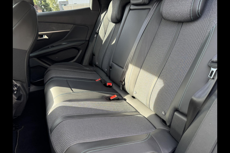 Peugeot 3008 1.6 HYbrid 225 Allure Pack Business 200pk PHEV | Elektrische Achterklep | Stoelverwarming | Dodehoeksensoren Peugeot 3008 1.6 HYbrid 225 Allure Pack Business 200pk PHEV | Elektrische Achterklep | Stoelverwarming | Dodehoeksensoren