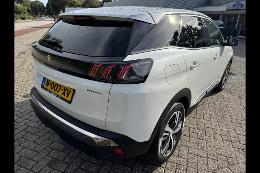 Peugeot 3008 1.6 HYbrid 225 Allure Pack Business 200pk PHEV | Elektrische Achterklep | Stoelverwarming | Dodehoeksensoren Peugeot 3008 1.6 HYbrid 225 Allure Pack Business 200pk PHEV | Elektrische Achterklep | Stoelverwarming | Dodehoeksensoren