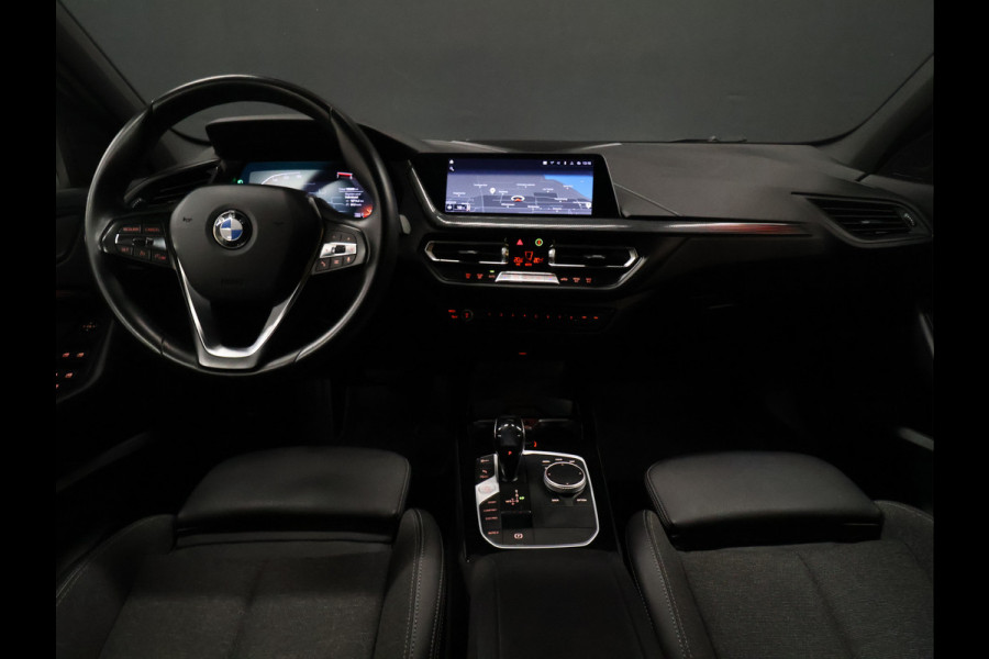 BMW 1-serie 118i Sport Line [APPLE CARPLAY, ANDROID, CAMERA, HALF LEDER, HiFi SOUNDSYSTEM, CRUISE, PDC V+A, CLIMATE, NIEUWSTAAT]