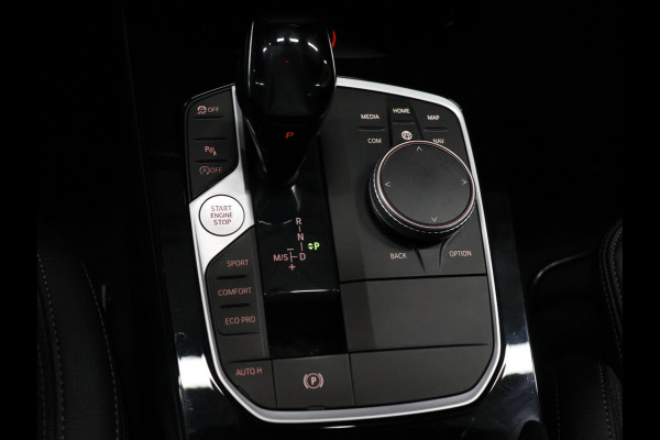BMW 1-serie 118i Sport Line [APPLE CARPLAY, ANDROID, CAMERA, HALF LEDER, HiFi SOUNDSYSTEM, CRUISE, PDC V+A, CLIMATE, NIEUWSTAAT]