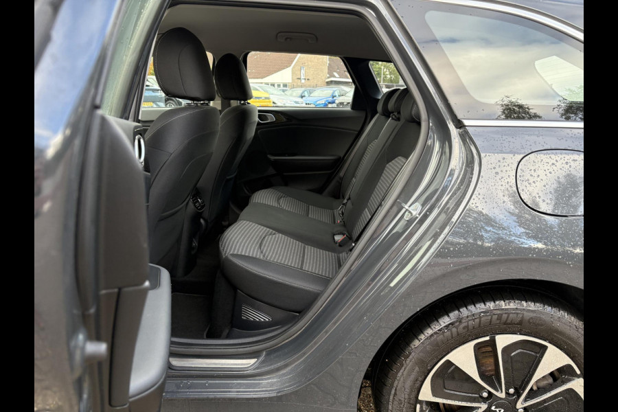Kia Ceed Sportswagon 1.6 GDI PHEV DynamicLine 140pk Automaat | Stoelverwarming | Camera | Navigatie | Climate control