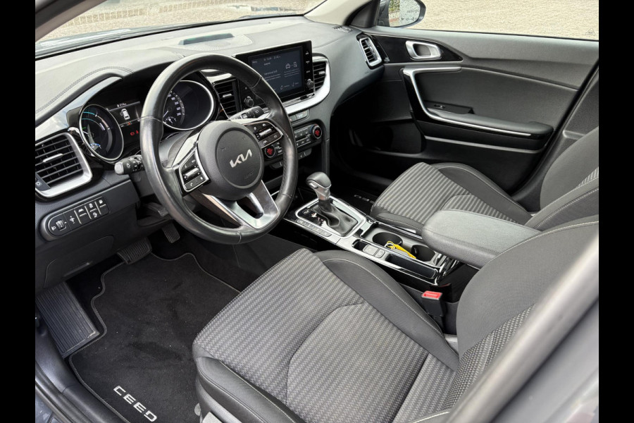 Kia Ceed Sportswagon 1.6 GDI PHEV DynamicLine 140pk Automaat | Stoelverwarming | Camera | Navigatie | Climate control