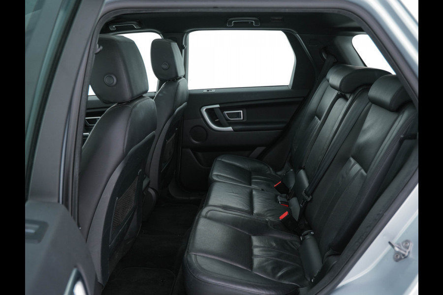 Land Rover Discovery Sport 2.0 TD4 AWD Urban Series SE Dynamic (INCL-BTW) Aut. *PANO | LUXURY-LEATHER | XENON | CAMERA | NAVI-FULLMAP | MERIDIAN-AUDIO | ECC | PDC | CRUISE | LANE-ASSIST | HEATED-COMFORTSEATS | SHIFT-PADDLES |  TOWBAR | 19"ALU* Land Rover Discovery Sport 2.0 TD4 AWD Urban Series SE Dynamic (INCL-BTW) Aut. *PANO | LUXURY-LEATHER | XENON | CAMERA | NAVI-FULLMAP | MERIDIAN-AUDIO | ECC | PDC | CRUISE | LANE-ASSIST | HEATED-COMFORTSEATS | SHIFT-PADDLES |  TOWBAR | 19"ALU*