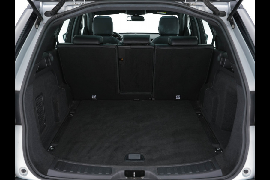 Land Rover Discovery Sport 2.0 TD4 AWD Urban Series SE Dynamic (INCL-BTW) Aut. *PANO | LUXURY-LEATHER | XENON | CAMERA | NAVI-FULLMAP | MERIDIAN-AUDIO | ECC | PDC | CRUISE | LANE-ASSIST | HEATED-COMFORTSEATS | SHIFT-PADDLES |  TOWBAR | 19"ALU* Land Rover Discovery Sport 2.0 TD4 AWD Urban Series SE Dynamic (INCL-BTW) Aut. *PANO | LUXURY-LEATHER | XENON | CAMERA | NAVI-FULLMAP | MERIDIAN-AUDIO | ECC | PDC | CRUISE | LANE-ASSIST | HEATED-COMFORTSEATS | SHIFT-PADDLES |  TOWBAR | 19"ALU*