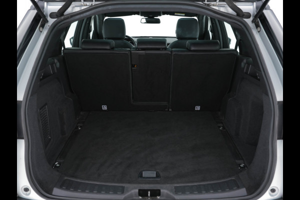 Land Rover Discovery Sport 2.0 TD4 AWD Urban Series SE Dynamic (INCL-BTW) Aut. *PANO | LUXURY-LEATHER | XENON | CAMERA | NAVI-FULLMAP | MERIDIAN-AUDIO | ECC | PDC | CRUISE | LANE-ASSIST | HEATED-COMFORTSEATS | SHIFT-PADDLES |  TOWBAR | 19"ALU* Land Rover Discovery Sport 2.0 TD4 AWD Urban Series SE Dynamic (INCL-BTW) Aut. *PANO | LUXURY-LEATHER | XENON | CAMERA | NAVI-FULLMAP | MERIDIAN-AUDIO | ECC | PDC | CRUISE | LANE-ASSIST | HEATED-COMFORTSEATS | SHIFT-PADDLES |  TOWBAR | 19"ALU*