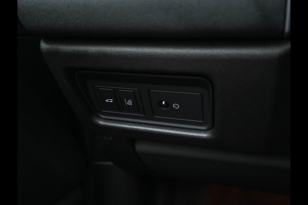 Land Rover Discovery Sport 2.0 TD4 AWD Urban Series SE Dynamic (INCL-BTW) Aut. *PANO | LUXURY-LEATHER | XENON | CAMERA | NAVI-FULLMAP | MERIDIAN-AUDIO | ECC | PDC | CRUISE | LANE-ASSIST | HEATED-COMFORTSEATS | SHIFT-PADDLES |  TOWBAR | 19"ALU* Land Rover Discovery Sport 2.0 TD4 AWD Urban Series SE Dynamic (INCL-BTW) Aut. *PANO | LUXURY-LEATHER | XENON | CAMERA | NAVI-FULLMAP | MERIDIAN-AUDIO | ECC | PDC | CRUISE | LANE-ASSIST | HEATED-COMFORTSEATS | SHIFT-PADDLES |  TOWBAR | 19"ALU*