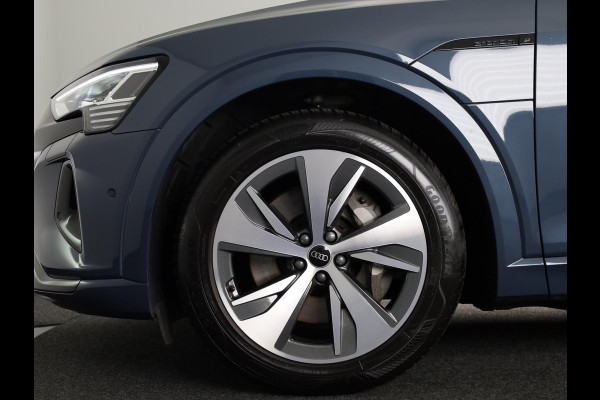 Audi Q8 e-tron 50 quattro Edition 95 kWh 340pk | Lederen bekleding | | 20 inch lichtmetalen velgen | Elektrisch verstelbare voorstoelen met geheugen | Parkeercamera |