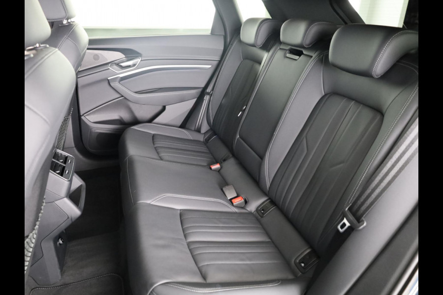 Audi Q8 e-tron 50 quattro Edition 95 kWh 340pk | Lederen bekleding | | 20 inch lichtmetalen velgen | Elektrisch verstelbare voorstoelen met geheugen | Parkeercamera |