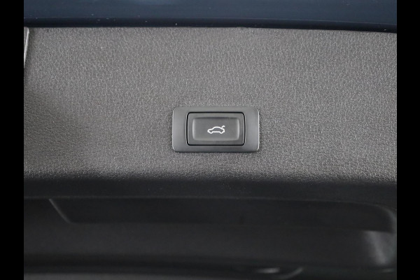 Audi Q8 e-tron 50 quattro Edition 95 kWh 340pk | Lederen bekleding | | 20 inch lichtmetalen velgen | Elektrisch verstelbare voorstoelen met geheugen | Parkeercamera |