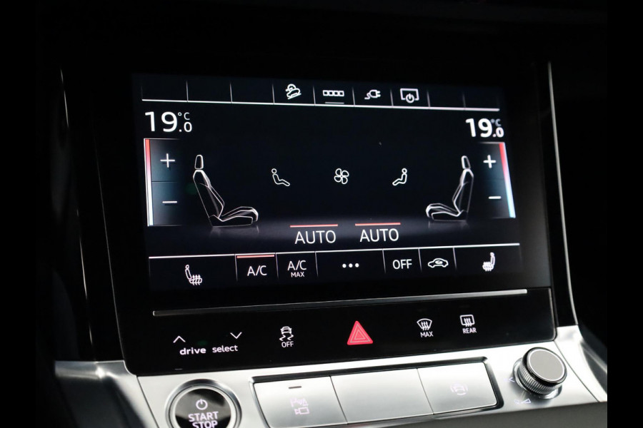 Audi Q8 e-tron 50 quattro Edition 95 kWh 340pk | Lederen bekleding | | 20 inch lichtmetalen velgen | Elektrisch verstelbare voorstoelen met geheugen | Parkeercamera |