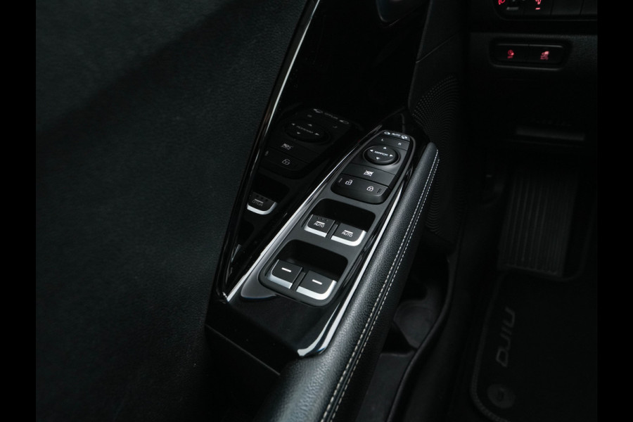 Kia e-Niro DynamicLine 64 kWh [ 3-Fase ] {SOH-100%} (INCL-BTW)  Aut. *LEATHER-FABRIC | NAVI-FULLMAP | AMBIENT-LIGHT | DAB+ | ADAPTIVE-CRUISE | CAMERA | HEATED-COMFORTSEATS | KEYLESS | DIGI-COCKPIT | SHIFT-PADDLES | CARPLAY | 17"ALU*