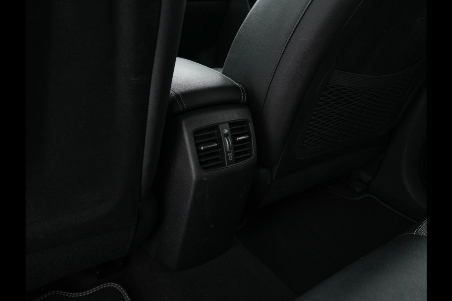 Kia e-Niro DynamicLine 64 kWh [ 3-Fase ] {SOH-100%} (INCL-BTW)  Aut. *LEATHER-FABRIC | NAVI-FULLMAP | AMBIENT-LIGHT | DAB+ | ADAPTIVE-CRUISE | CAMERA | HEATED-COMFORTSEATS | KEYLESS | DIGI-COCKPIT | SHIFT-PADDLES | CARPLAY | 17"ALU*