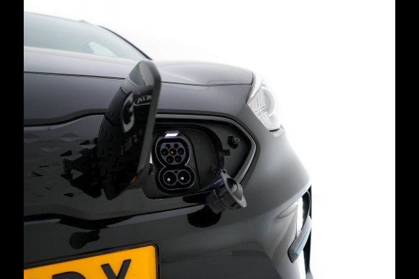 Kia e-Niro DynamicLine 64 kWh [ 3-Fase ] {SOH-100%} (INCL-BTW)  Aut. *LEATHER-FABRIC | NAVI-FULLMAP | AMBIENT-LIGHT | DAB+ | ADAPTIVE-CRUISE | CAMERA | HEATED-COMFORTSEATS | KEYLESS | DIGI-COCKPIT | SHIFT-PADDLES | CARPLAY | 17"ALU*