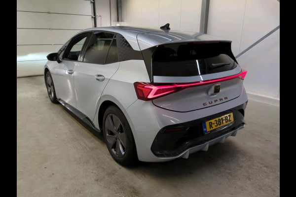 CUPRA Born Business 62 kWh Navigatie Apple Carplay/Android Auto Camera Parkeersensoren Adaptive Cruise Control Stoel- en stuurverwarming Virtual Cockpit Climate Control Lichtmetalen velgen