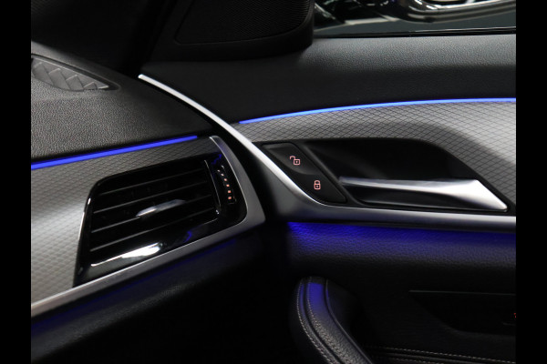 BMW 5 Serie 520i M Sport [SCHUIFKANTELDAK, MEMORY SEATS, HUD, PDC V+A, CRUISE CONTROL, APPLE CARPLAY, STOELVERWARMING, AUTOMATISCHE AIRCO, NAVIGATIE, NIEUWSTAAT]