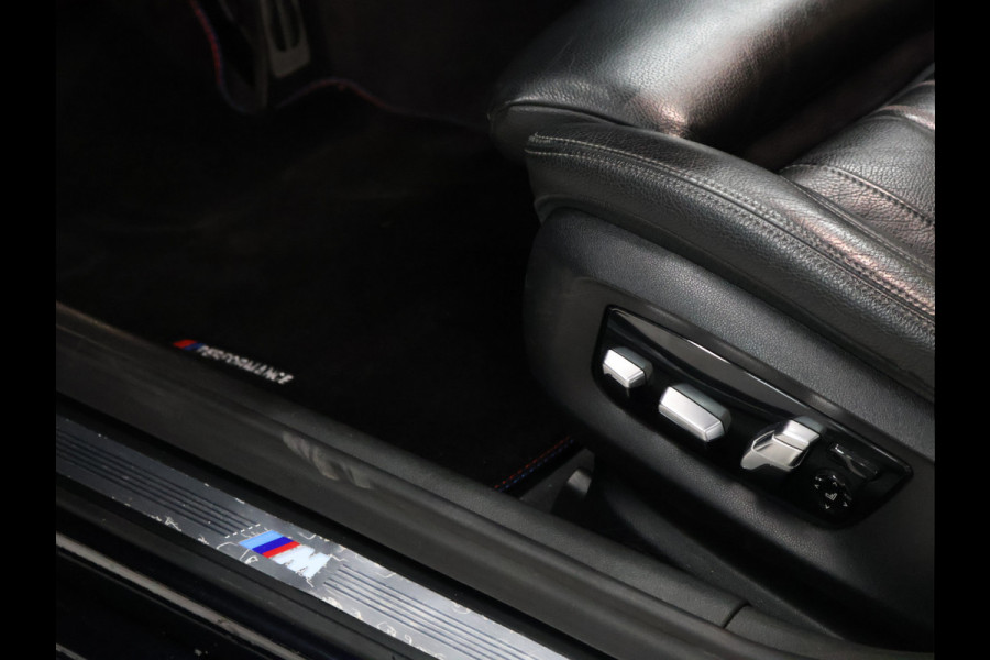 BMW 5 Serie 520i M Sport [SCHUIFKANTELDAK, MEMORY SEATS, HUD, PDC V+A, CRUISE CONTROL, APPLE CARPLAY, STOELVERWARMING, AUTOMATISCHE AIRCO, NAVIGATIE, NIEUWSTAAT]
