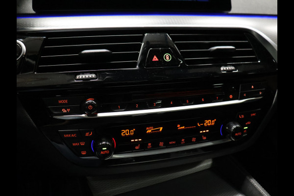 BMW 5 Serie 520i M Sport [SCHUIFKANTELDAK, MEMORY SEATS, HUD, PDC V+A, CRUISE CONTROL, APPLE CARPLAY, STOELVERWARMING, AUTOMATISCHE AIRCO, NAVIGATIE, NIEUWSTAAT]