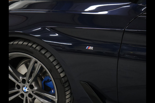 BMW 5 Serie 520i M Sport [SCHUIFKANTELDAK, MEMORY SEATS, HUD, PDC V+A, CRUISE CONTROL, APPLE CARPLAY, STOELVERWARMING, AUTOMATISCHE AIRCO, NAVIGATIE, NIEUWSTAAT]
