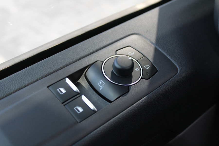 Ford Transit Custom 320 2.0 TDCI L2H1 Limited 170pk - 2x Schuifdeur - Adaptive Cruise - Verwarmd stuur - Blind spot - Navigatie - Camera - Draadloos Ford Transit Custom 320 2.0 TDCI L2H1 Limited 170pk - 2x Schuifdeur - Adaptive Cruise - Verwarmd stuur - Blind spot - Navigatie - Camera - Draadloos