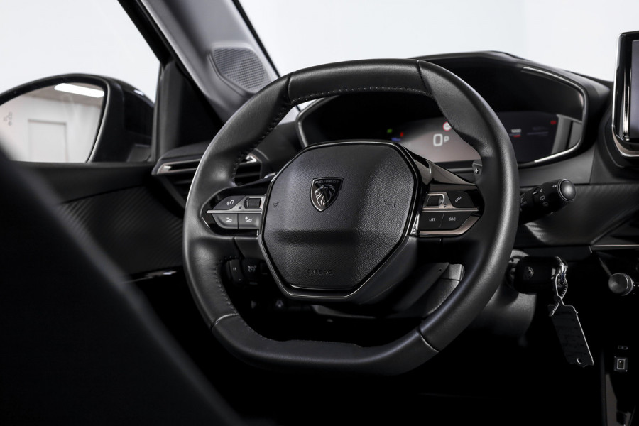 Peugeot 208 1.2 Hybrid 110 e-DCS6 Allure | Dig. Cockpit | Adapt. Cruise | PDC | Camera V+A | NAV+App. Connect | ECC | LM 16" | 6665
