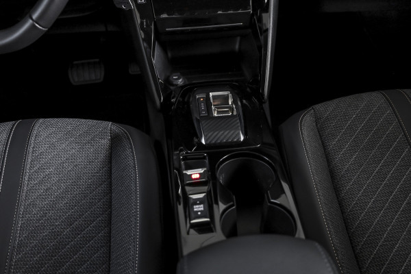 Peugeot 208 1.2 Hybrid 110 e-DCS6 Allure | Dig. Cockpit | Adapt. Cruise | PDC | Camera V+A | NAV+App. Connect | ECC | LM 16" | 0802 Peugeot 208 1.2 Hybrid 110 e-DCS6 Allure | Dig. Cockpit | Adapt. Cruise | PDC | Camera V+A | NAV+App. Connect | ECC | LM 16" | 0802