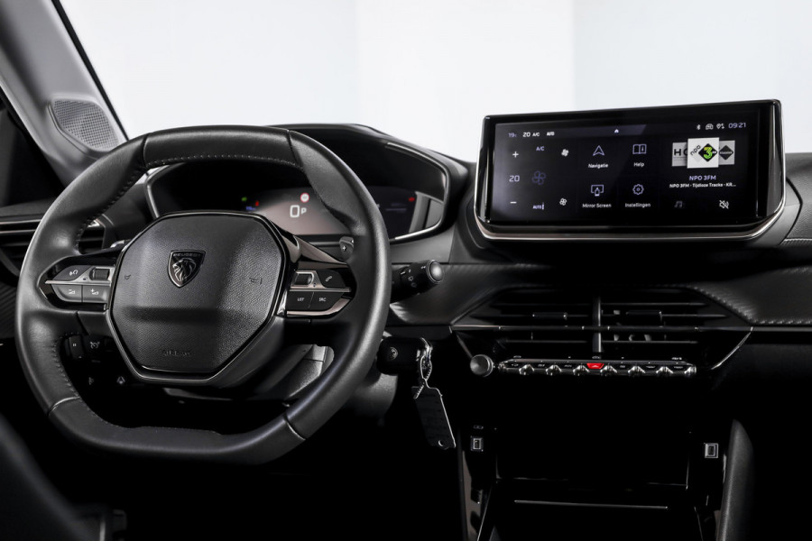 Peugeot 208 1.2 Hybrid 110 e-DCS6 Allure | Dig. Cockpit | Adapt. Cruise | PDC | Camera V+A | NAV+App. Connect | ECC | LM 16" | 0802 Peugeot 208 1.2 Hybrid 110 e-DCS6 Allure | Dig. Cockpit | Adapt. Cruise | PDC | Camera V+A | NAV+App. Connect | ECC | LM 16" | 0802