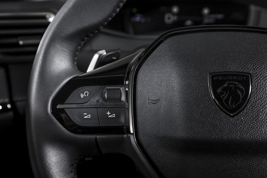 Peugeot 208 1.2 Hybrid 110 e-DCS6 Allure | Dig. Cockpit | Adapt. Cruise | PDC | Camera V+A | NAV+App. Connect | ECC | LM 16" | 0802 Peugeot 208 1.2 Hybrid 110 e-DCS6 Allure | Dig. Cockpit | Adapt. Cruise | PDC | Camera V+A | NAV+App. Connect | ECC | LM 16" | 0802