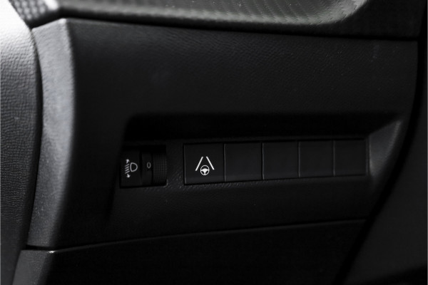 Peugeot 208 1.2 Hybrid 110 e-DCS6 Allure | Dig. Cockpit | Adapt. Cruise | PDC | Camera V+A | NAV+App. Connect | ECC | LM 16" | 0802 Peugeot 208 1.2 Hybrid 110 e-DCS6 Allure | Dig. Cockpit | Adapt. Cruise | PDC | Camera V+A | NAV+App. Connect | ECC | LM 16" | 0802