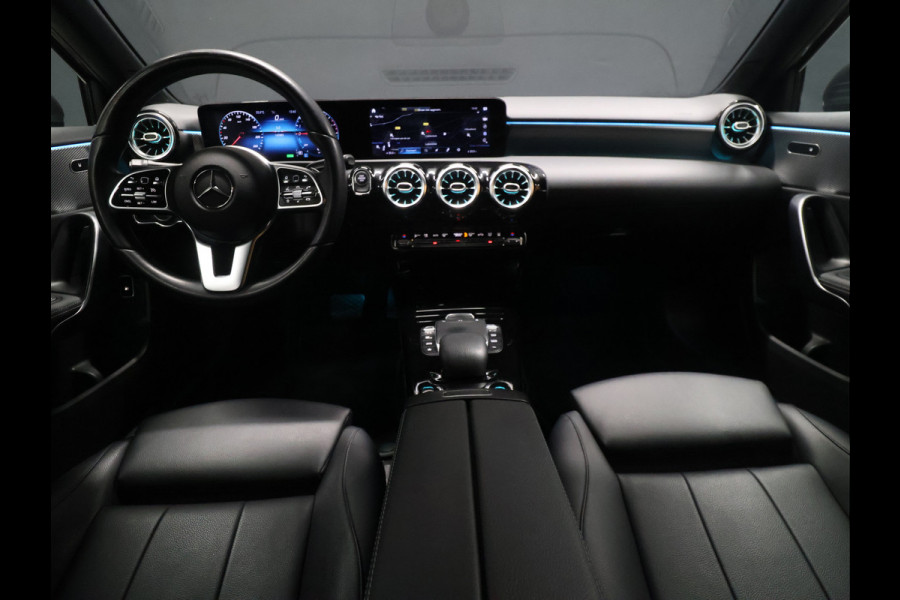 Mercedes-Benz A-Klasse 250 e Luxury Limited [SFEERVERLICHTING, TREKHAAK, CAMERA, PDC 360, CRUISE CONTROL, STOELVERWARMING, FLIPPERS, BLUETOOTH TELEFOON, AUTO AIRCO, NAVIGATIE, NIEUWSTAAT]