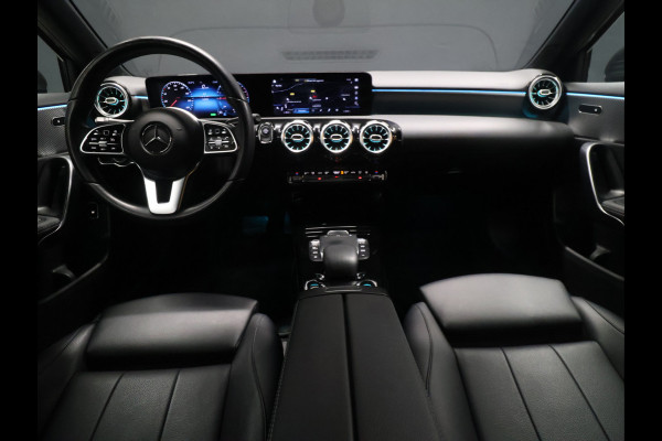 Mercedes-Benz A-Klasse 250 e Luxury Limited [SFEERVERLICHTING, TREKHAAK, CAMERA, PDC 360, CRUISE CONTROL, STOELVERWARMING, FLIPPERS, BLUETOOTH TELEFOON, AUTO AIRCO, NAVIGATIE, NIEUWSTAAT]