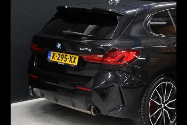 BMW 1-serie 128ti High Executive *WEEKAANBIEDING* [M-CONTOURSTOEL, SCHUIFKANTELDAK, HARMAN KARDON, M-SPOILER, STOELVERWARMING, M-SPORT STEERING, NIEUWSTAAT]