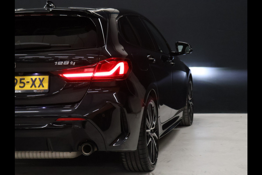 BMW 1-serie 128ti High Executive *WEEKAANBIEDING* [M-CONTOURSTOEL, SCHUIFKANTELDAK, HARMAN KARDON, M-SPOILER, STOELVERWARMING, M-SPORT STEERING, NIEUWSTAAT]
