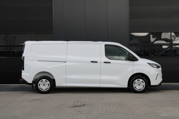 Ford Transit Custom 320 2.0 TDCI L2H1 Trend 170pk - Achterklep - Carplay - Android - LED koplampen - Stoelverwarming - 70l tank - Rijklaar Ford Transit Custom 320 2.0 TDCI L2H1 Trend 170pk - Achterklep - Carplay - Android - LED koplampen - Stoelverwarming - 70l tank - Rijklaar