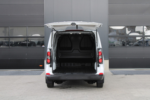 Ford Transit Custom 320 2.0 TDCI L2H1 Trend 170pk - Achterklep - Carplay - Android - LED koplampen - Stoelverwarming - 70l tank - Rijklaar Ford Transit Custom 320 2.0 TDCI L2H1 Trend 170pk - Achterklep - Carplay - Android - LED koplampen - Stoelverwarming - 70l tank - Rijklaar