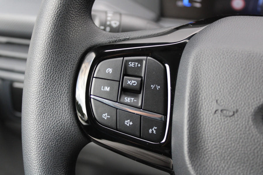 Ford Transit Custom 320 2.0 TDCI L2H1 Trend 170pk - Achterklep - Carplay - Android - LED koplampen - Stoelverwarming - 70l tank - Rijklaar Ford Transit Custom 320 2.0 TDCI L2H1 Trend 170pk - Achterklep - Carplay - Android - LED koplampen - Stoelverwarming - 70l tank - Rijklaar