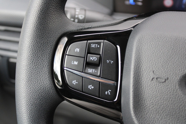 Ford Transit Custom 320 2.0 TDCI L2H1 Trend 170pk - Achterklep - Carplay - Android - LED koplampen - Stoelverwarming - 70l tank - Rijklaar Ford Transit Custom 320 2.0 TDCI L2H1 Trend 170pk - Achterklep - Carplay - Android - LED koplampen - Stoelverwarming - 70l tank - Rijklaar