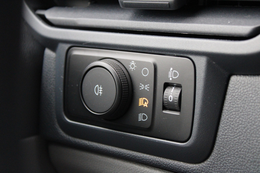 Ford Transit Custom 320 2.0 TDCI L2H1 Trend 170pk - Achterklep - Carplay - Android - LED koplampen - Stoelverwarming - 70l tank - Rijklaar Ford Transit Custom 320 2.0 TDCI L2H1 Trend 170pk - Achterklep - Carplay - Android - LED koplampen - Stoelverwarming - 70l tank - Rijklaar