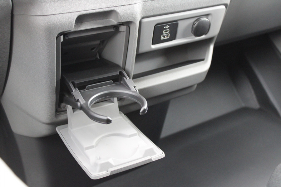 Ford Transit Custom 320 2.0 TDCI L2H1 Trend 170pk - Achterklep - Carplay - Android - LED koplampen - Stoelverwarming - 70l tank - Rijklaar Ford Transit Custom 320 2.0 TDCI L2H1 Trend 170pk - Achterklep - Carplay - Android - LED koplampen - Stoelverwarming - 70l tank - Rijklaar