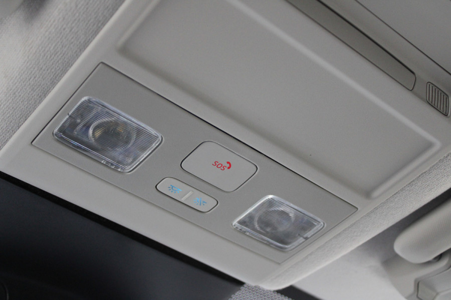 Ford Transit Custom 320 2.0 TDCI L2H1 Trend 170pk - Achterklep - Carplay - Android - LED koplampen - Stoelverwarming - 70l tank - Rijklaar Ford Transit Custom 320 2.0 TDCI L2H1 Trend 170pk - Achterklep - Carplay - Android - LED koplampen - Stoelverwarming - 70l tank - Rijklaar