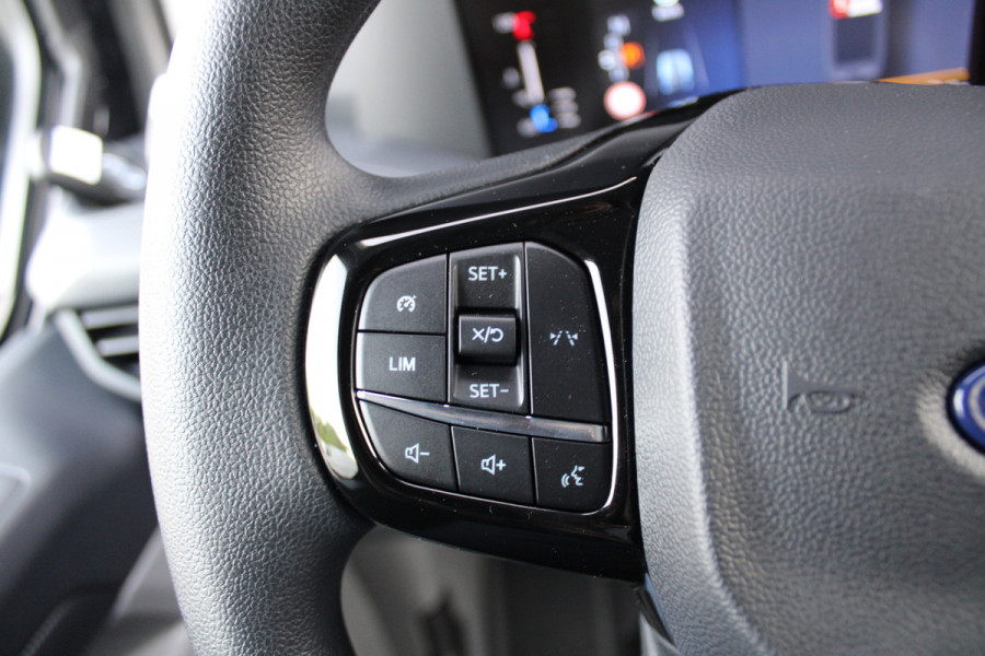 Ford Transit Custom 320 2.0 TDCI L2H1 Trend 170pk - Achterklep - Carplay - Android - LED koplampen - Stoelverwarming - 70l tank - Rijklaar Ford Transit Custom 320 2.0 TDCI L2H1 Trend 170pk - Achterklep - Carplay - Android - LED koplampen - Stoelverwarming - 70l tank - Rijklaar